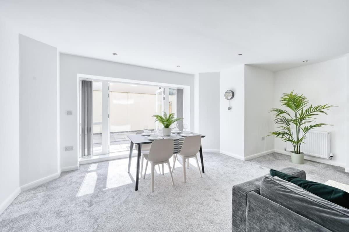 Modern 2 Bedroom Apartment In Preston Preston  Exterior photo
